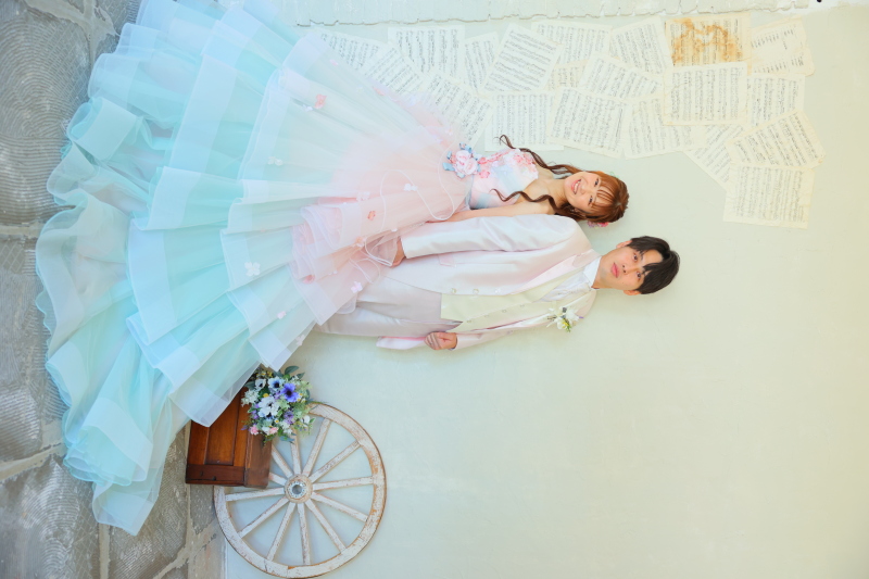 背中合わせ