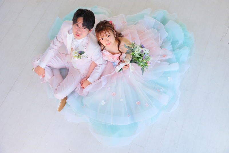 ドレスでハートを作るショット