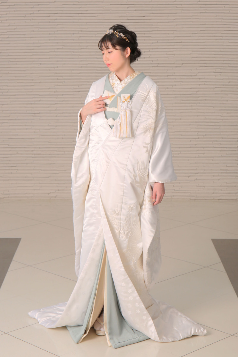 ホワイトベル浜松_色打掛・着物が豊富