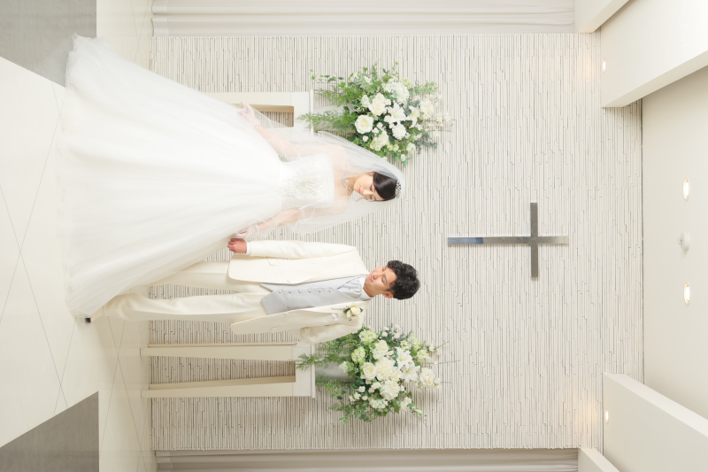 本格チャペルでのウェディングフォト