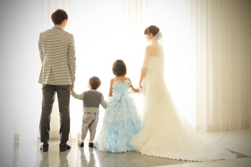 洋装スタジオ【データ1カット付き!即日お渡し!家族でフォトウエディング】