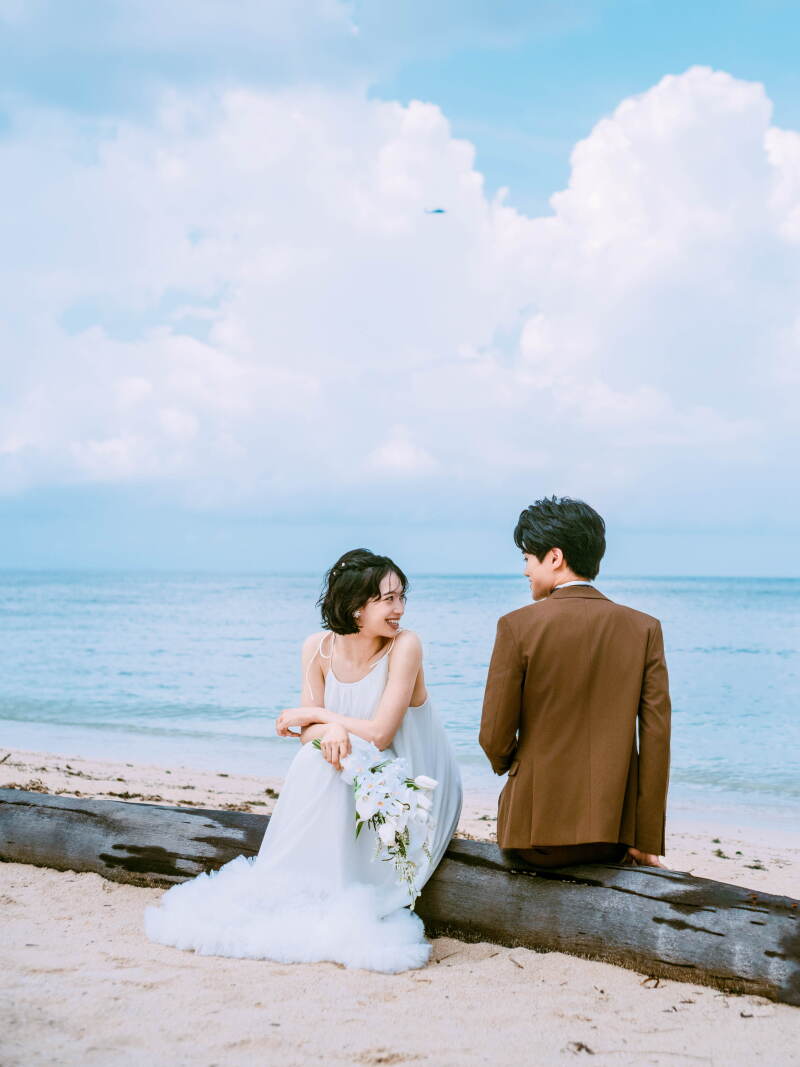 沖縄の天然ビーチを満喫できる♫フォトウェディングプラン 撮影した全データ(100カット以上)お渡し・新作ドレスもフリーチョイス!