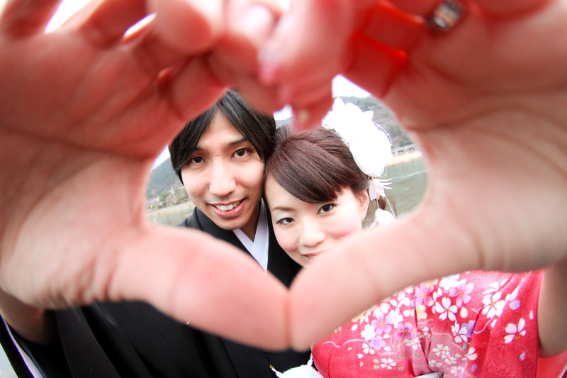 ハートの中にラブラブなお二人