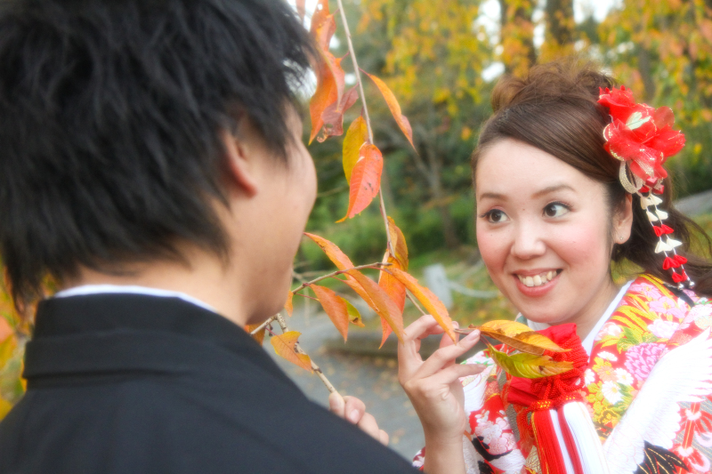 見つめる新婦さん