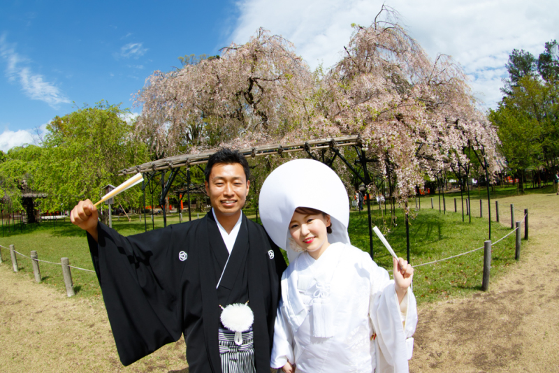 桜をバックに！