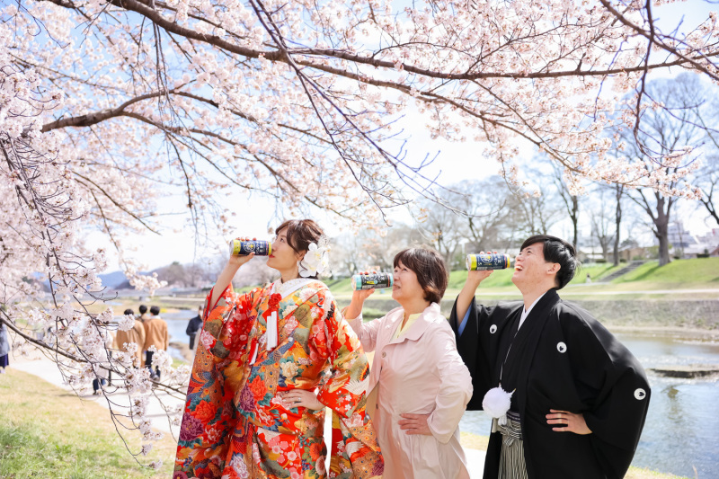 鴨川、親子でビール！（笑）