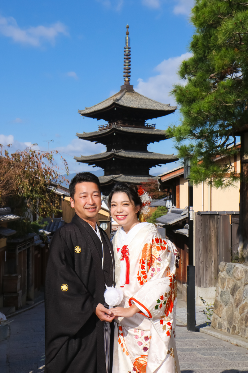 八坂の塔をバッグに