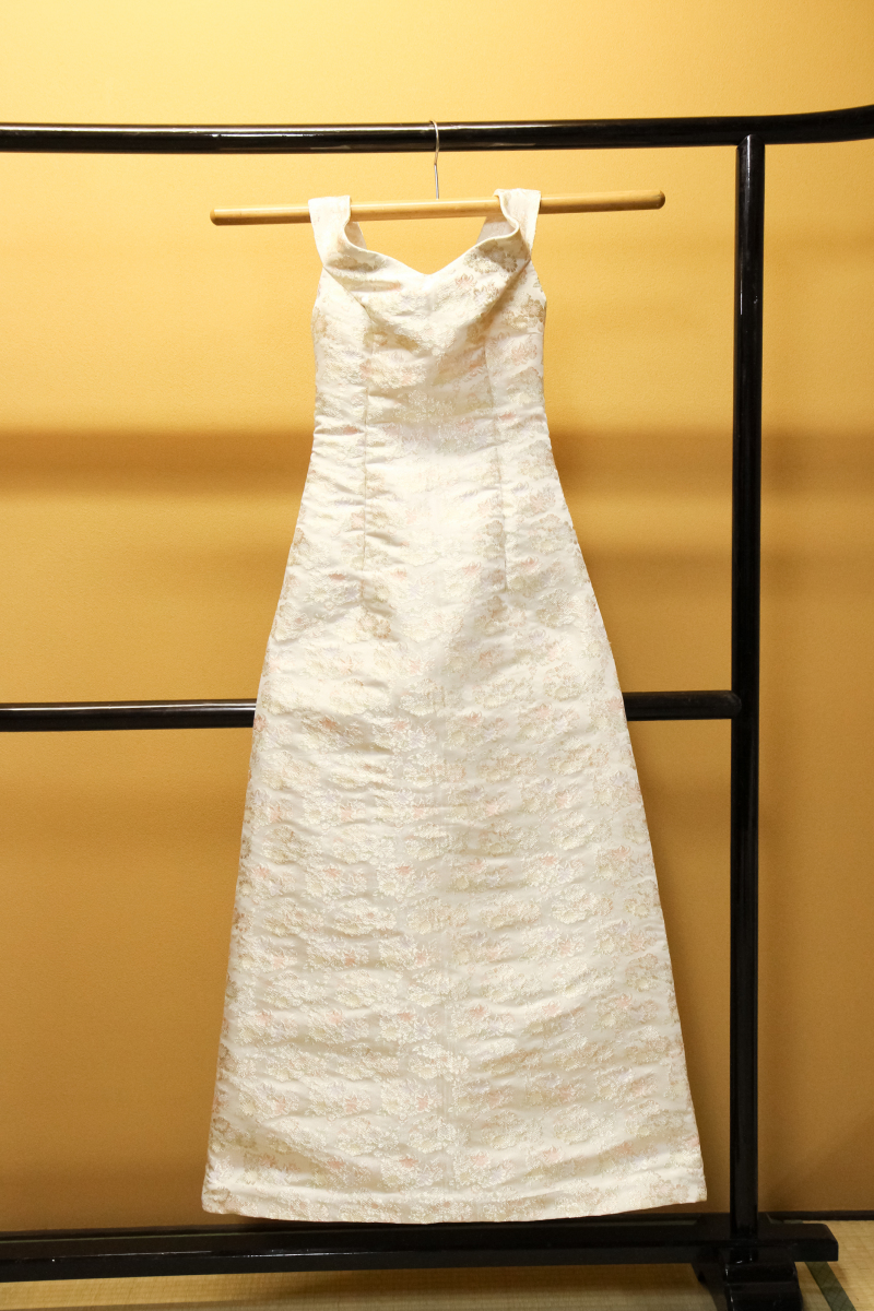 お母さんの手作りドレス