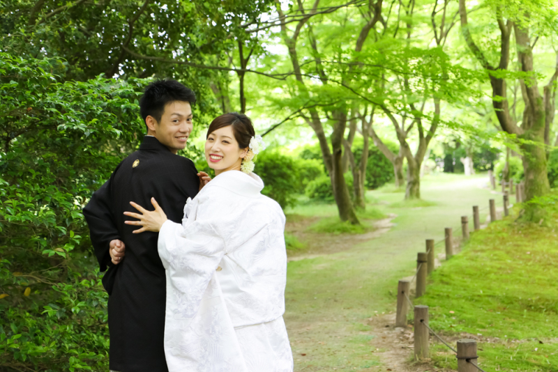 背中でジャンケン