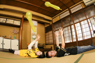 町家でジェット風船！