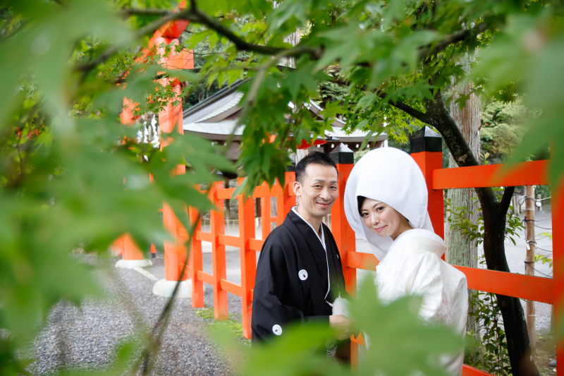 歴史ある神社で厳かな結婚式を