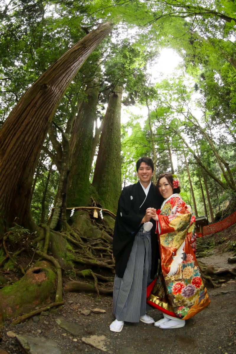 御神木の前で！
