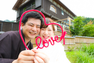 ロケーション撮影多数＆町家スタジオで撮影可能、新婦衣装は２点選んで頂く、大満足のプランです。