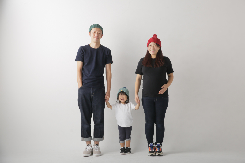 おそろい帽子でマタニティフォト