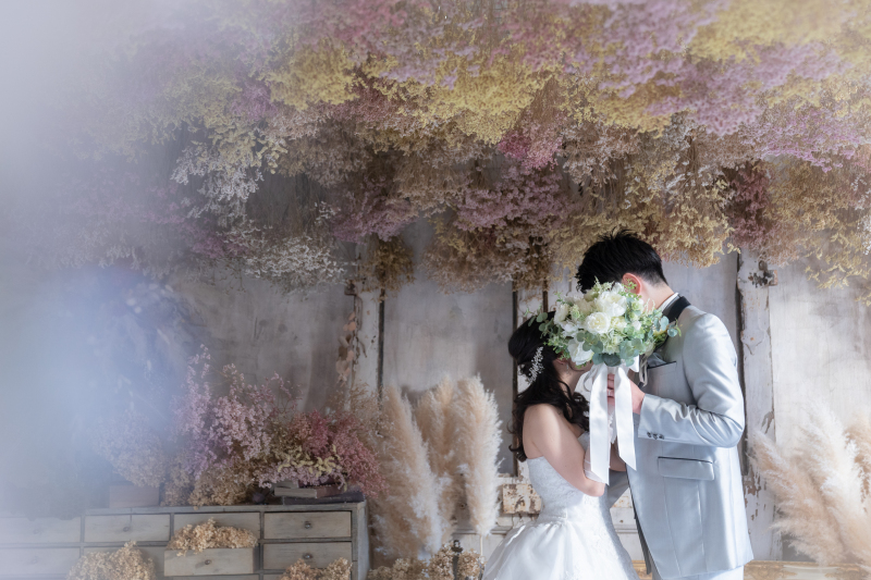 ブーケの向こうには