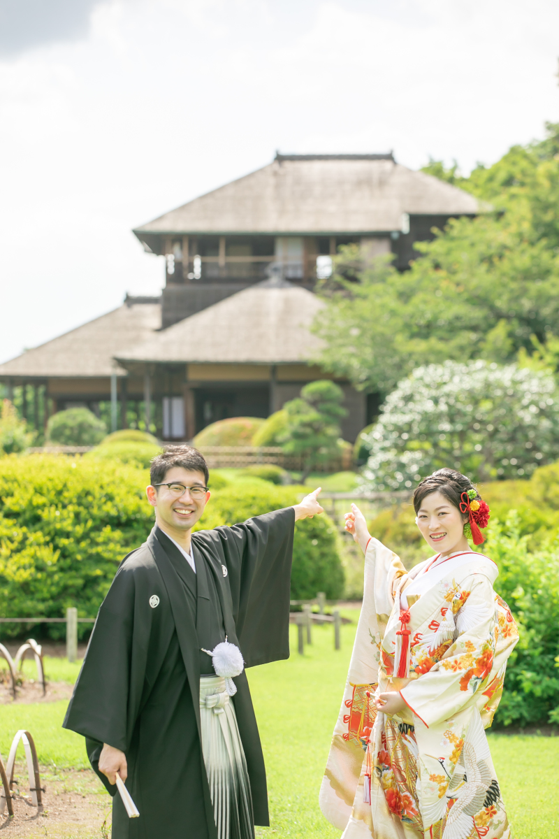 好文亭をバックに