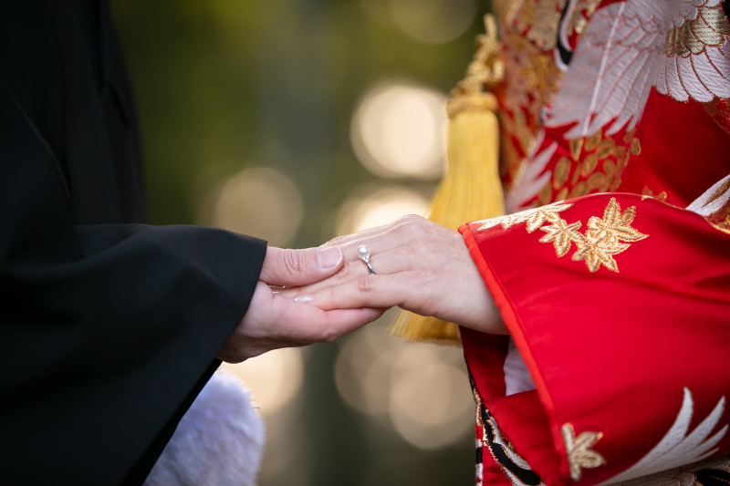 手を取り合って♡