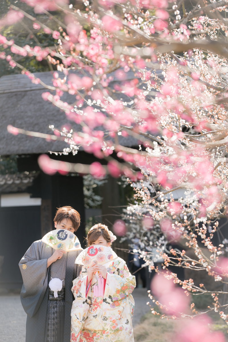 満開の梅の花でロケーション撮影スタート