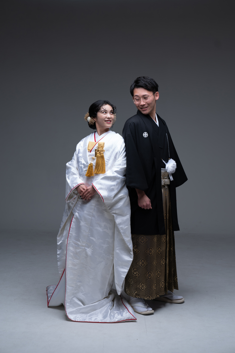 振り向いて微笑んで