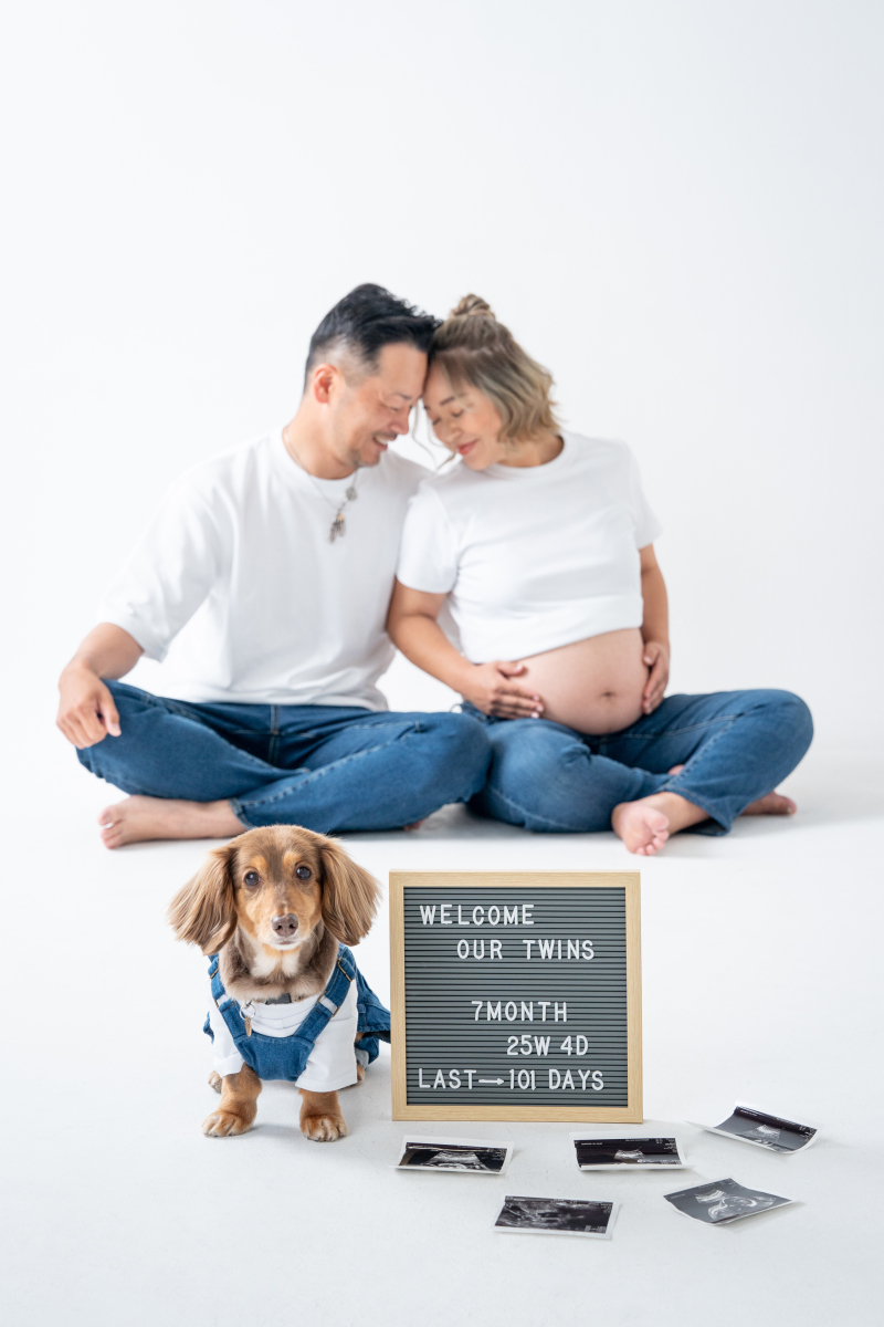 大切なペットと一緒のマタニティフォト