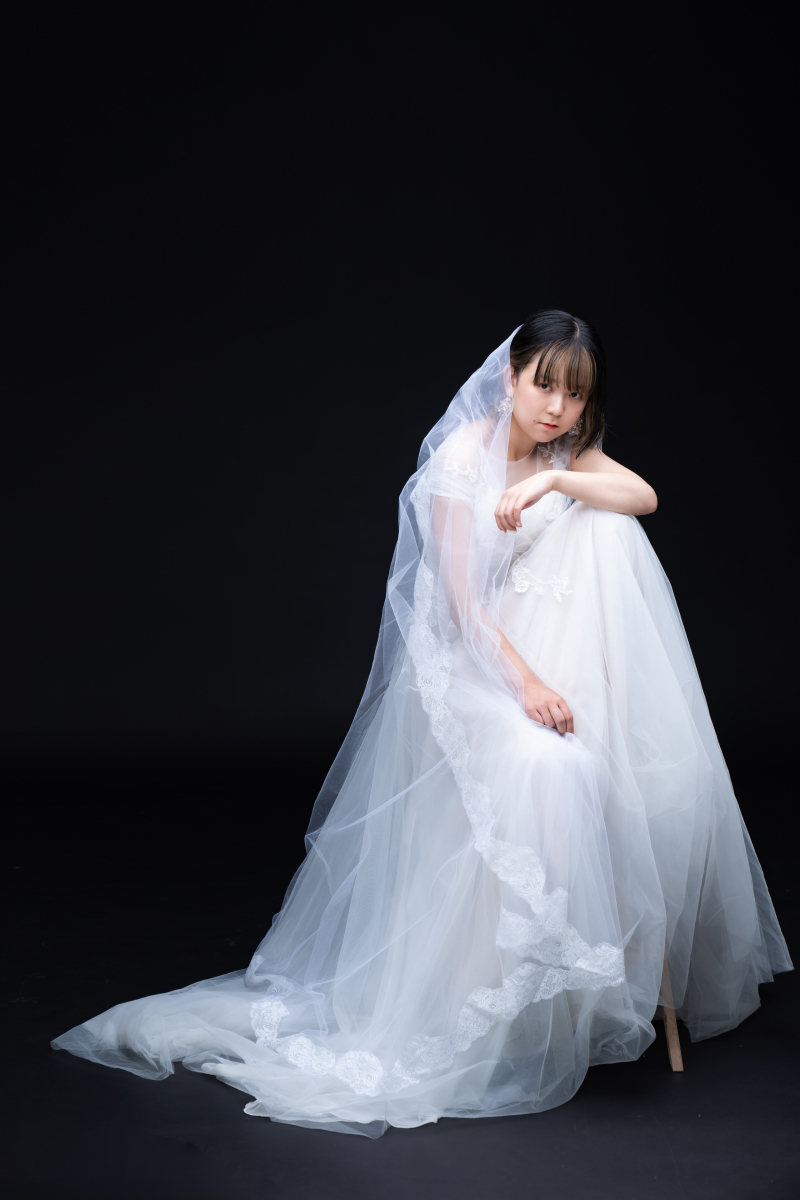 カッコいい、アーティスティックなウェディング姿