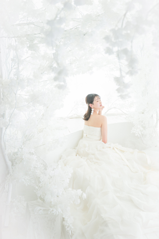 都内でも話題のソロウエディング♡ウエディングドレスで、今のあなたを最高に美しく残しませんか?