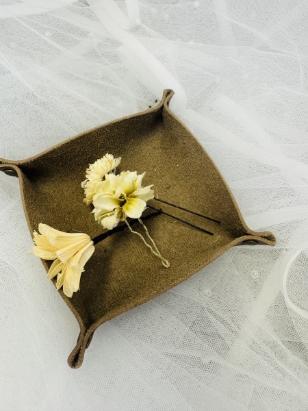 ヘアアクセサリー