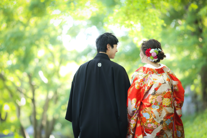 後ろ姿にも仲の良さが・・