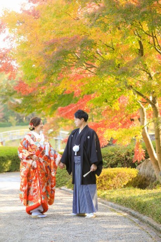 紅葉が始まった庭園で・・
