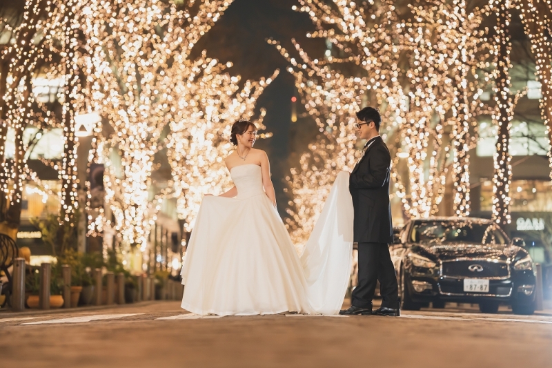 光の並木道に包まれて