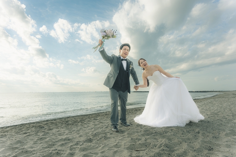 「幸せなひととき♡ビーチでハッピーを叫ぶ!」