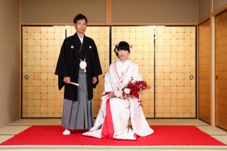 スタジオで白無垢