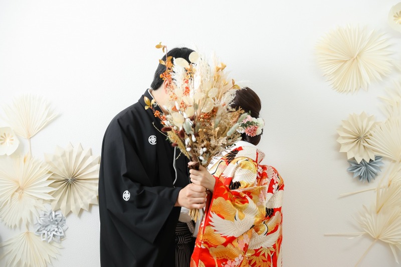 ブーケで隠して