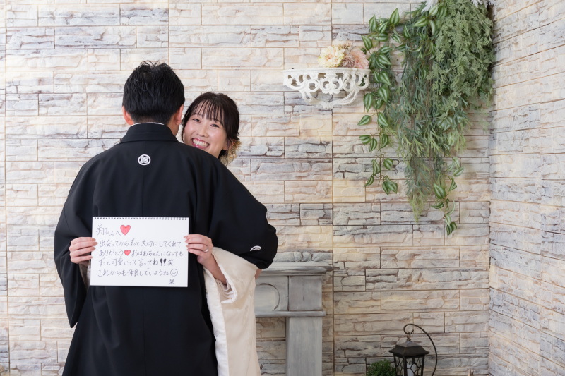 背中で持っているものは・・・?♡