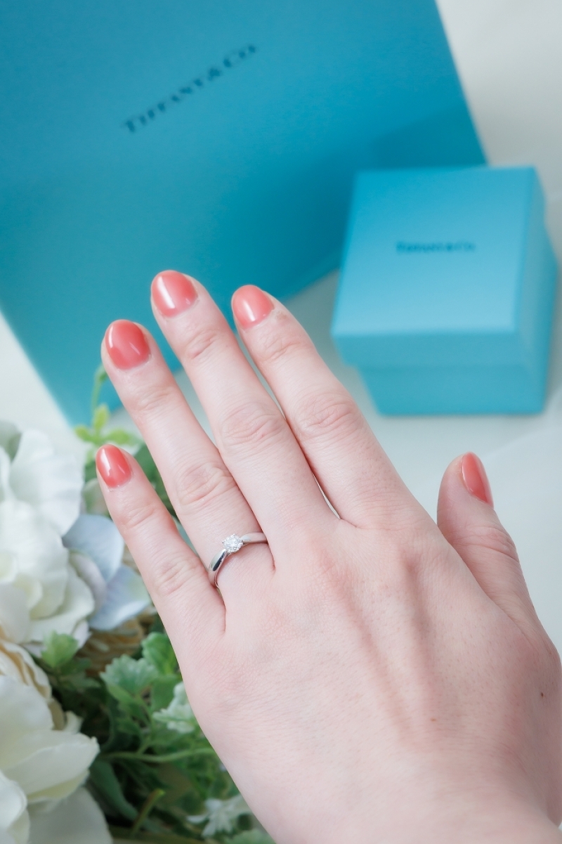 左の薬指に、永遠の約束を灯して