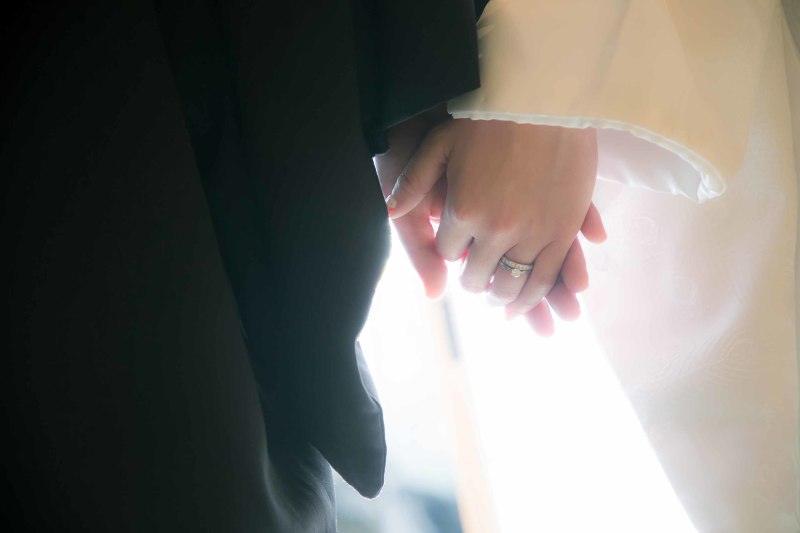 指輪の手元が美しいです！！