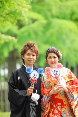 着慣れない衣装で..