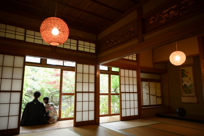 縁側から見つめる景色