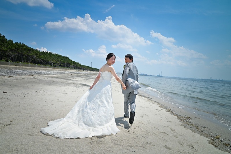 【新ロケ地 憧れの海ロケが叶う!稲毛海浜公園撮影】洋装1点プラン・新婦様ヘアメイク・130カット付き♡韓国風ドレスも豊富!