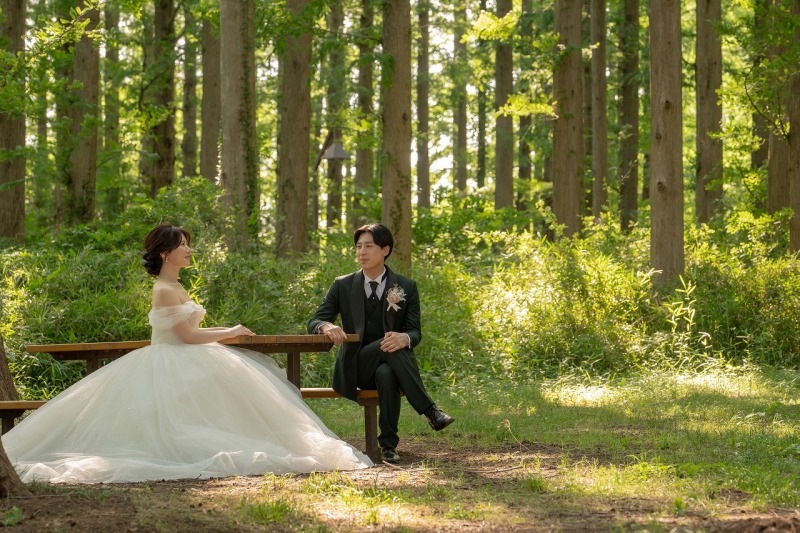 【オープニングムービー撮影付き！】洋装1点プラン　衣装1着・ヘアメイク・撮影データ130カット　　韓国風ドレスも豊富！