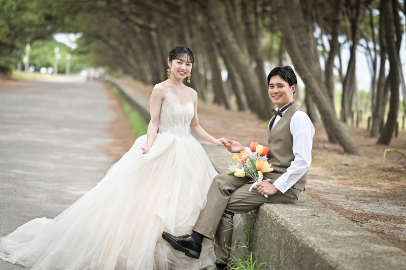 【新ロケ地 憧れの海ロケが叶う!稲毛海浜公園撮影】洋装1点プラン・新婦様ヘアメイク・130カット付き♡韓国風ドレスも豊富!