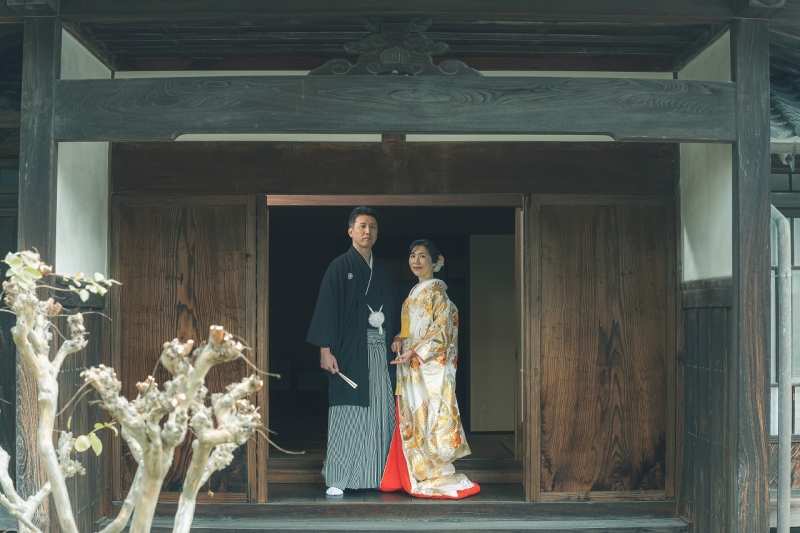 冬割【12/1～2/16撮影限定】ロケ付きスタジオ和洋弐点プラン　大間野町旧中村家住宅+スタジオ　韓国風ドレスも豊富！