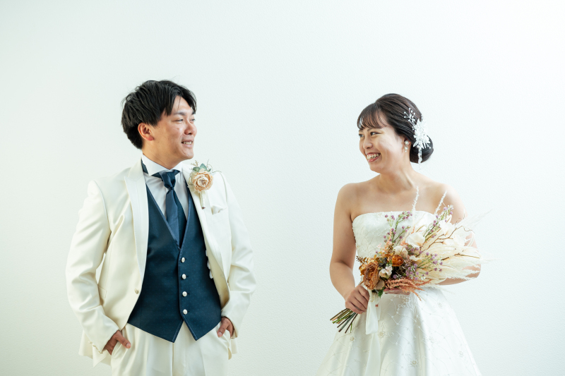 【フォトレイト限定】スタジオ洋装1点プラン★洋装1着・ヘアメイク・データ80カット付♡ 韓国風ドレスも豊富!