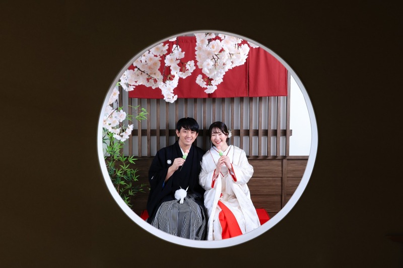 【早割】2万円OFF!!【12/16~2/15撮影】和洋弐点プラン ~洋装ロケ+和装スタジオ~ 土日祝無料orWBプレゼント