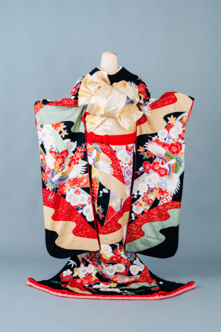 飛翔流水熨斗文　引き振袖　003