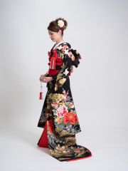 牡丹に梅松　引き振袖　007