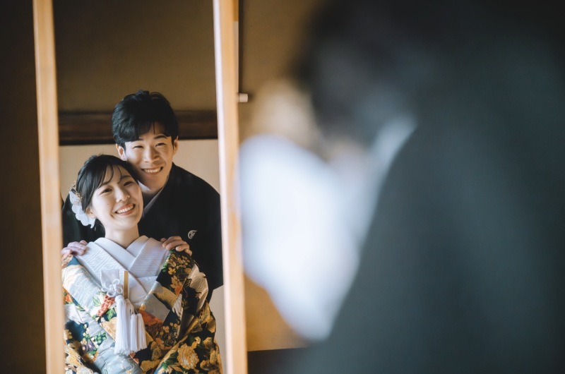 鏡越しにこぼれる、一番自然な「笑顔」