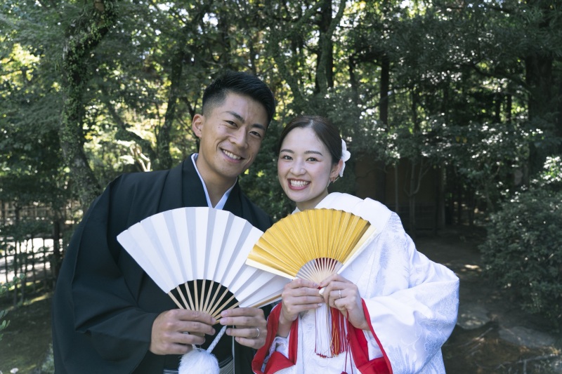 自然の中でお二人の笑顔