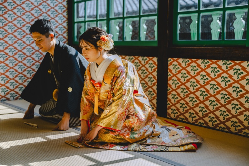 伝統美が映える和装のお辞儀