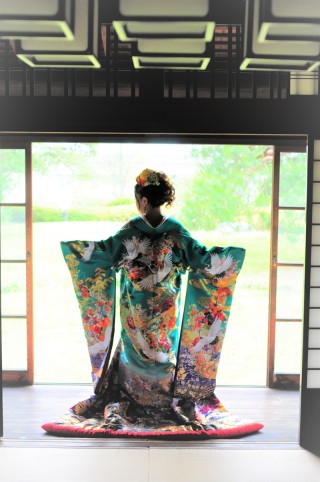 緑地　総刺繍四季花鶴